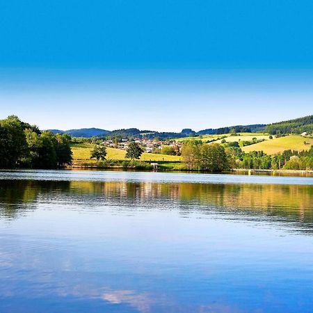 Camping Le Lac Des Sapins Cublize Exterior photo
