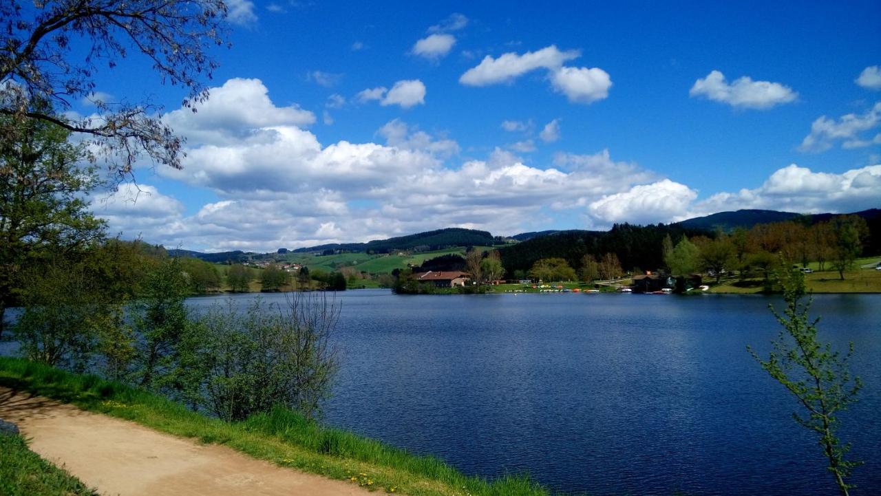 Camping Le Lac Des Sapins Cublize Exterior photo